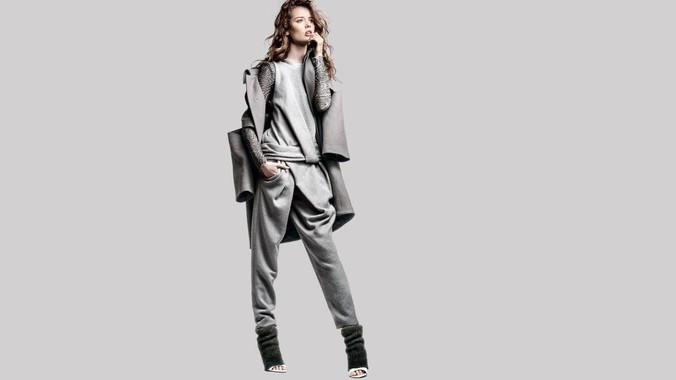 一名女子在杭州万象城遭挟持被捅 20 多刀，隆胸***体救了一命，这反映出哪些公安系统的问题？